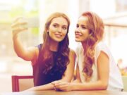 Как оставить комментарии к подруге