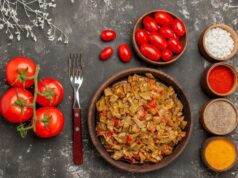 Макарошки с фаршем на сковороде