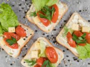 Классический тост с колбасой и сыром