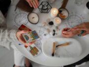 Гадание на время: значение карт Таро